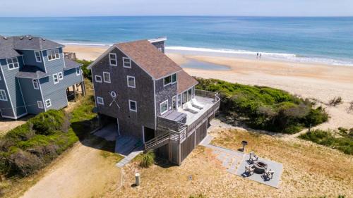 Buxton House | 8527 - On The Rocks
