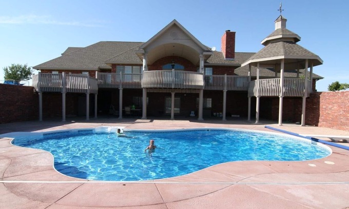 Roswell House | 8600 Square Feet Of Luxury On 100 Acres Just Minutes From Town
