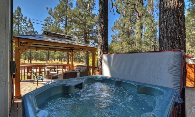 Big Bear Cabin | 88 Acres Cottage in Big Bear w HotTub