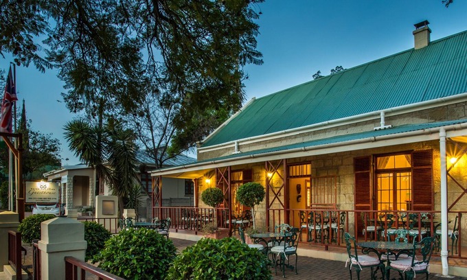 Oudtshoorn House | 88 Baron van Reede Guesthouse