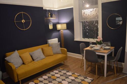 Newcastle-upon-Tyne Apartment | 9 bed house (7 Mins) 2 miles from Newcastle centre