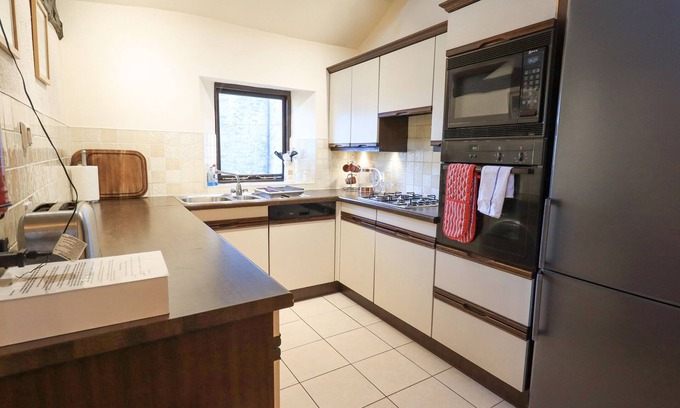Kendal Cottage | 9 Camden Building