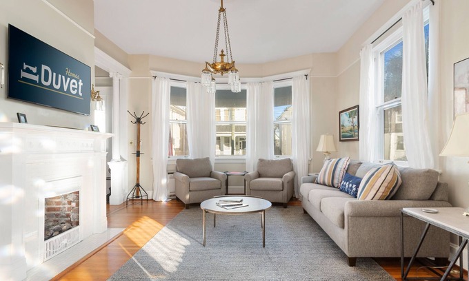 South of Broad House | 9 Colonial St 3br/3.5ba