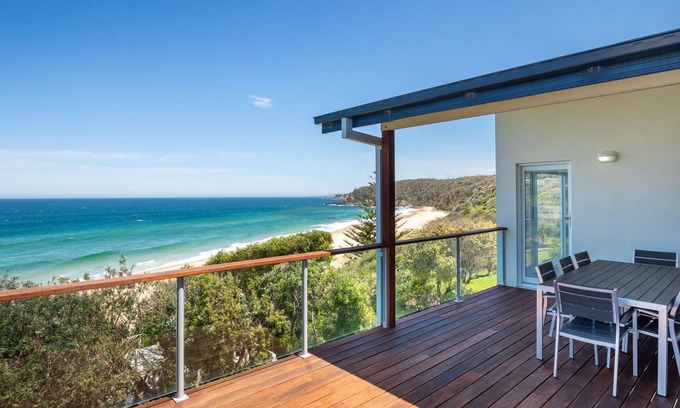 Bermagui House | 9 Dickinson Avenue - Ocean and Mountain Views