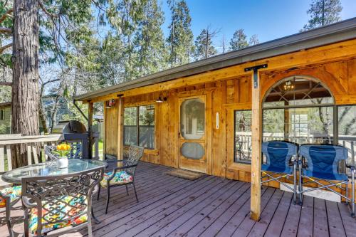 Wishon House | 9 Mi to Bass Lake Cabin with Fire Pit in Wishon!