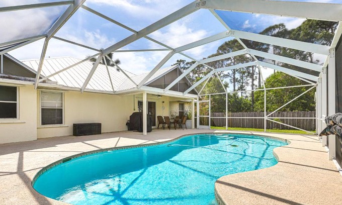 Port Saint Lucie House | 9 Mi to Clover Park Poolside Paradise!