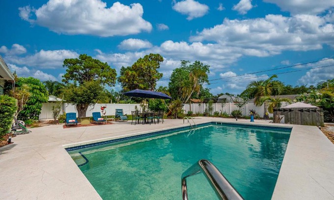 Bradenton House | 9 Mi to Coquina Beach Home with Pool and BBQ