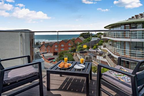 Mortehoe Apartment | 9 Middlecombe - Luxury Apartment at Byron Woolacombe, only 4 minute walk to Woolacombe Beach!