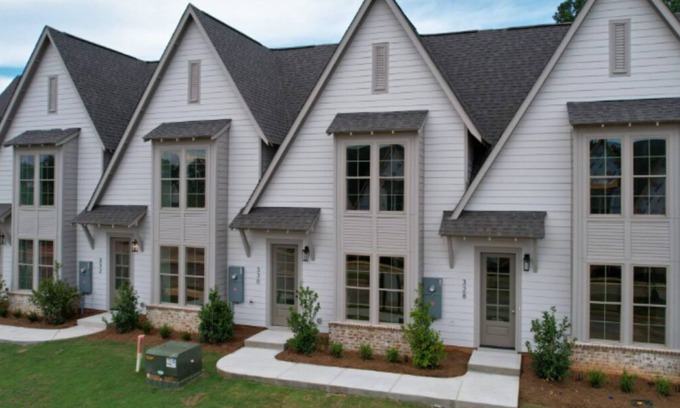 Auburn - Opelika House | 9-Min to Auburn University - Beautiful NEW Townhome Sleeps 9 + Garage