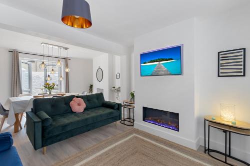 Sidmouth House | 9 Riverside