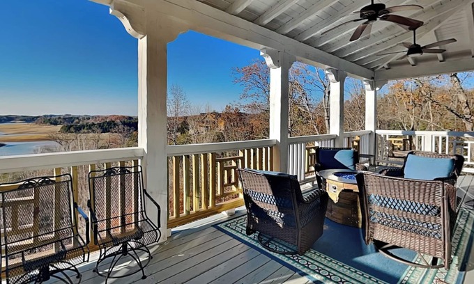 Sevierville Cabin | 9 to 5 Retreat