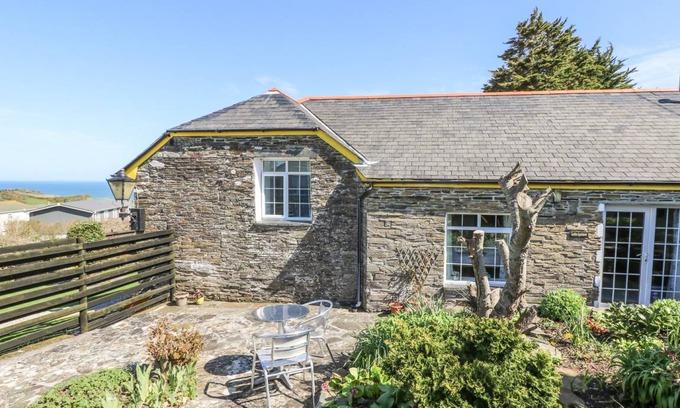 Tintagel Cottage | 90 m² Cottage ∙ 1 bedroom ∙ 2 guests