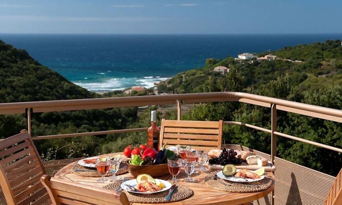 Farinole House | 90 m² House ∙ 2 bedrooms ∙ 5 guests