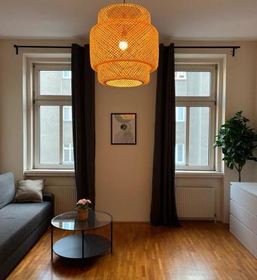 Hernals Apartment | 90 m2 Stylish Apartment with Free Parking