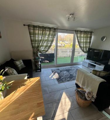 Bont Newydd Ski Chalet | 92 Lake View