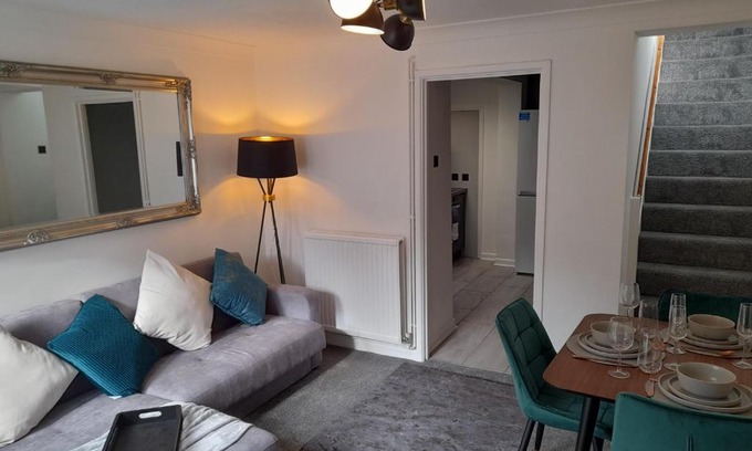 Malvern Apartment | 93 Newtown Road