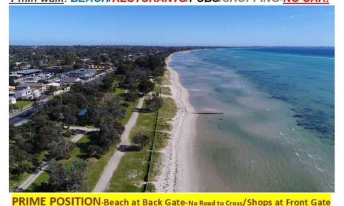 Rosebud House | 932 ON THE BEACH-30 sec walk Beach/Pubs,Cafes, Shops @ Front Door