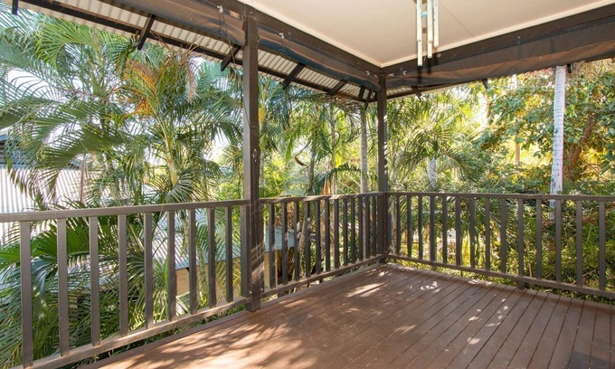 Djugun Apartment | 95cm2 spacious 2-bedroom unit in town centre