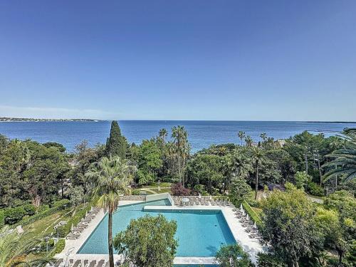 Vallauris Apartment | 98 m2 - Beautiful Panoramic Sea View of Cannes