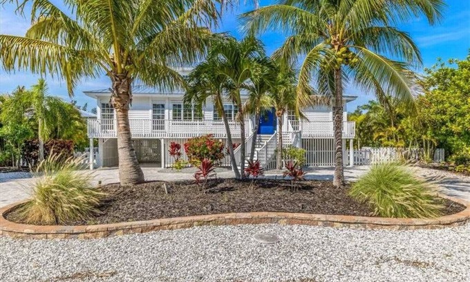 Boca Grande House | 9871 Gasparilla - 4 bedroom - Dog Friendly, Pool Home!