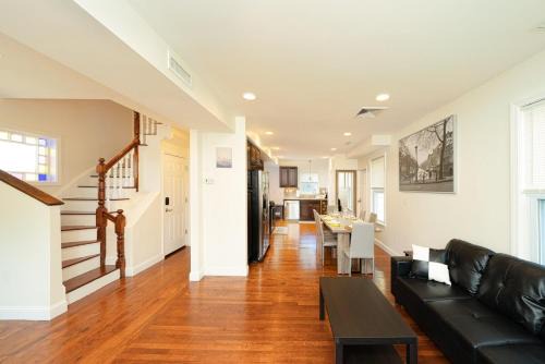 Neponset - Port Norfolk Apartment | 988 - 2 4BR Boston Cozy Getaway near Geneva Cliffs
