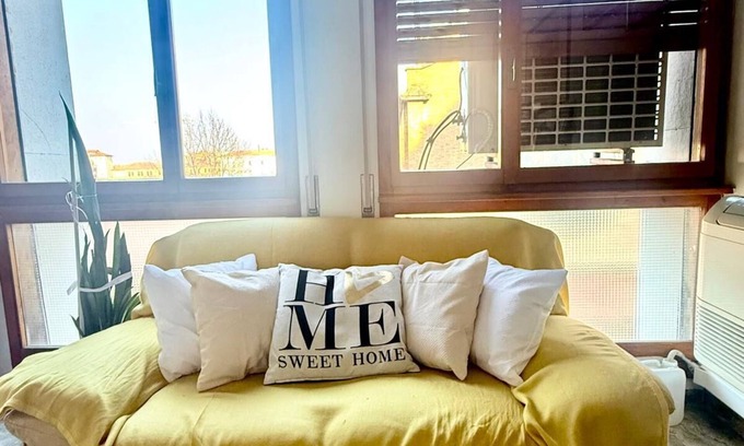 Historic Center Apartment | 99 Tourist House Bologna Lame 112