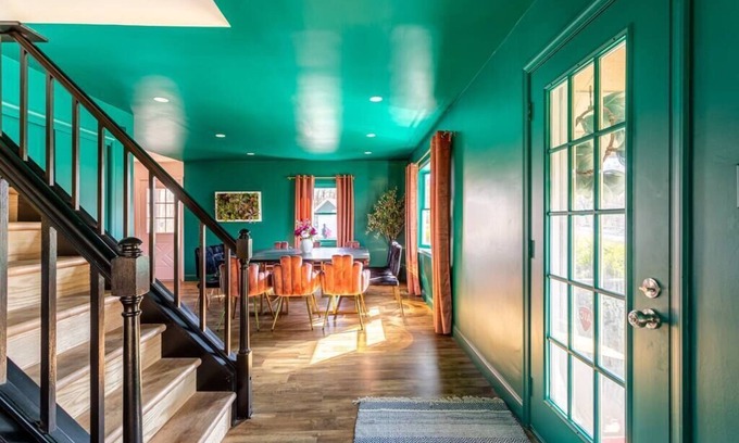 East Stroudsburg House | 9BD | Hot Tub | Sauna | Steam Room | Chuchis Inn