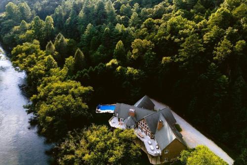 Mineral Bluff House | 9BDRM Toccoa River Estate with Pool and Games