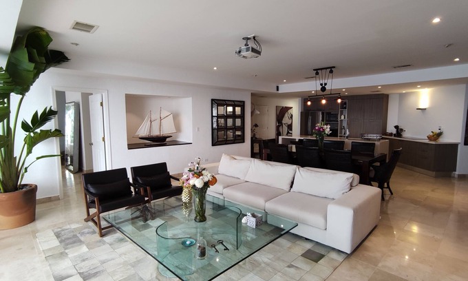 San Miguel Apartment | 9th floor, 4 bedroom. Cielo Apartment - An ocean front dream.