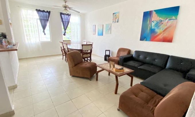 Puerto Morelos House | ¡ A 15 Minutos del Aeropuerto de Cancún, Casa Vacacional en Puerto Morelos, Qroo
