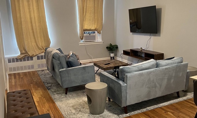 East New York House | A 3 bedroom 1 bathroom can fit 6 guests.nWelcome to your home away from home