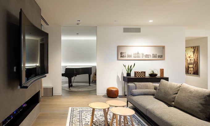 South Yarra Apartment | A 3 bedroom, 3.5 bathroom entire apartment perched on the city's doorstep