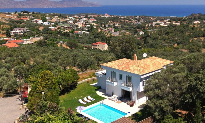 Filaki Villa | A beautiful 5bedroom villa, in a tranquil location with sea view, close to beach