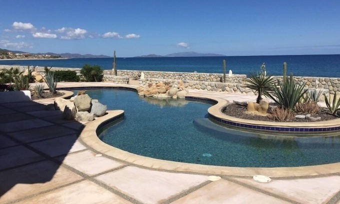 El Cardonal House | A beautiful little villa with pool away from it all!