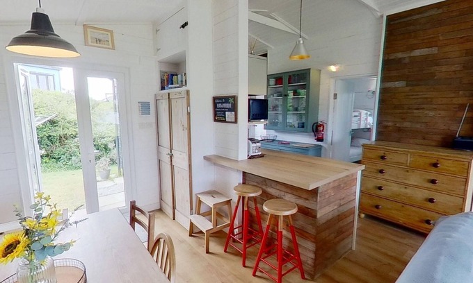 Hayle Apartment | A beautifully presented property, located in a quiet spot within the park.