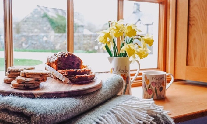 Llanfor House | A beautifully restored Large farmhouse with garden