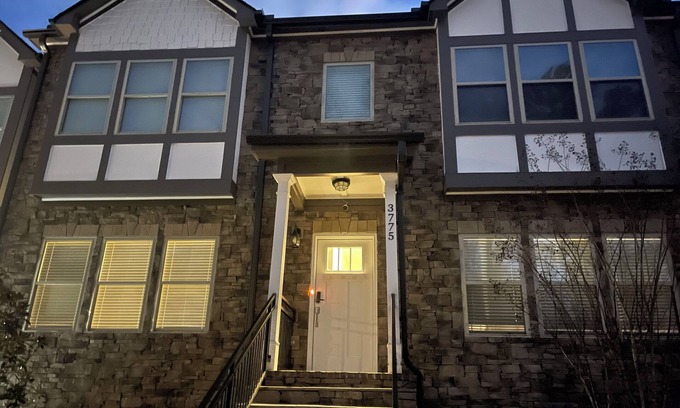 Powder Springs House | A brand new townhome for cozy getaway and family friendly environment