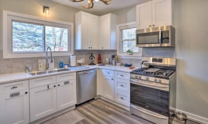 Gansevoort House | A central location for Lake George and Saratoga