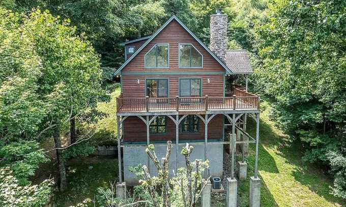Boone House | A Change of Scenery at Yonahlossee