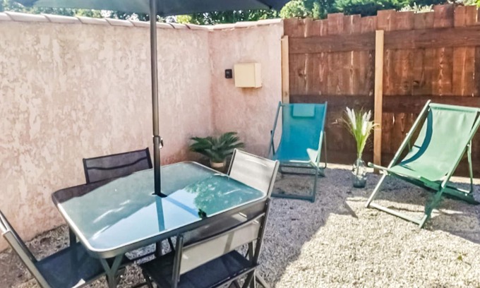 Saint-Martin-de-Crau Apartment | A charming apartment with separate entrance at the foot of the Alpille and at the gates of the Camar