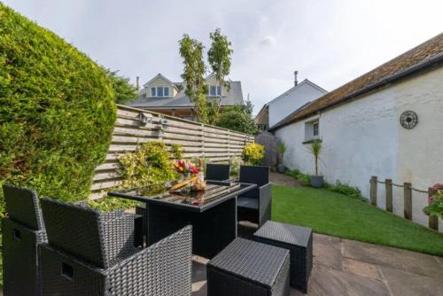 North Buckland House | A charming pet-friendly 2-bedroom cottage