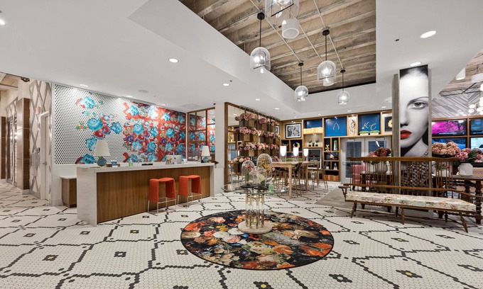 Crossroads Arts District Condo | A Chic Oasis Surrounded by Excellent Amenities and Bustling Nightlife 305