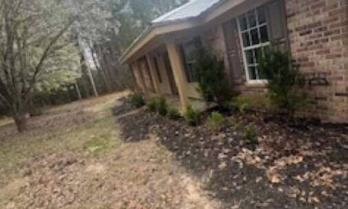 Hattiesburg House | A country Private retreat nestled 2 miles from Paul B johnson And Camp Shelby.