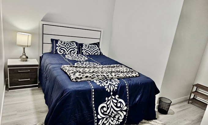 Northwest Edmonton Apartment | A cozy fully furnished 2Bedroom apartments, just 12 mins away from WEM