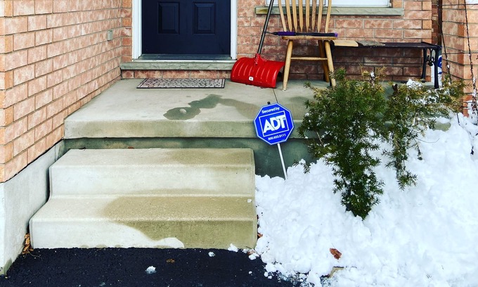 Guelph House | A cozy home in a quiet neighborhood/beautiful nature & shopping malls close by