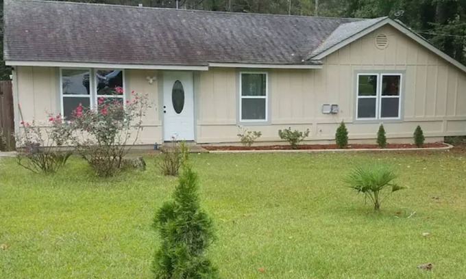 Jonesboro House | A Cozy Modern Country Stay 3/2
