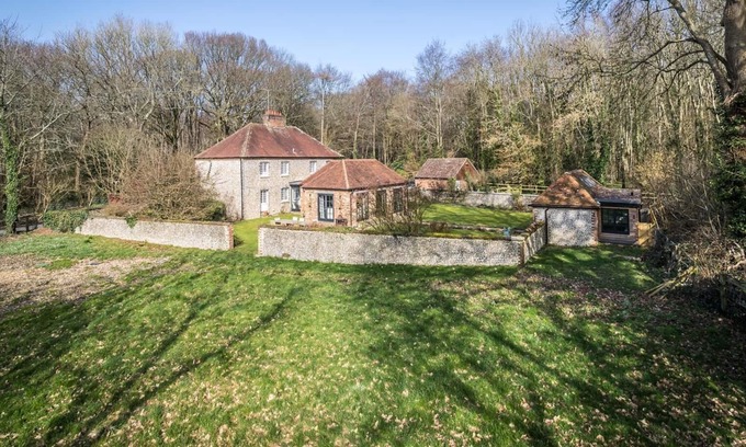 East Ashling House | A Delightful Period Property