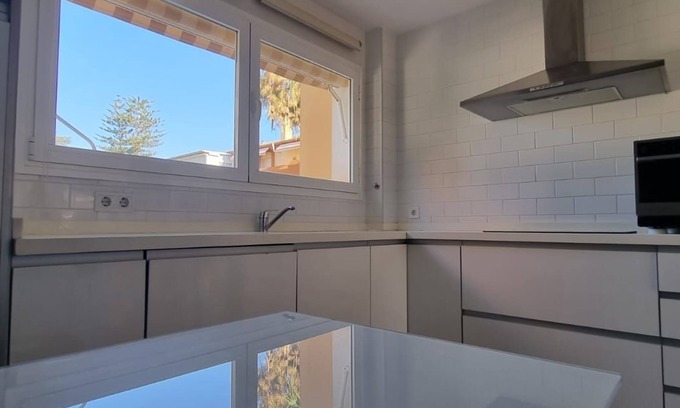 Malaga Apartment | A dos Minutos de la Playa y sus Chiringuitos Andando, y a un Paso del Centro