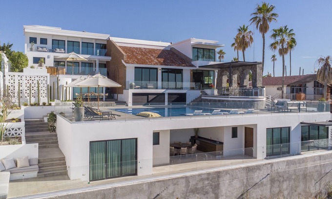 La Paz Villa | A dream luxury vacation in La Paz: Villa Palmares!