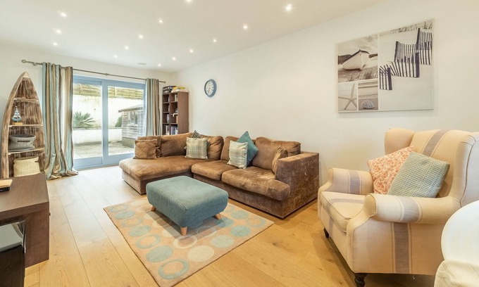 Porthtowan House | A fabulous beach house, just a stone’s throw from the sandy beach.